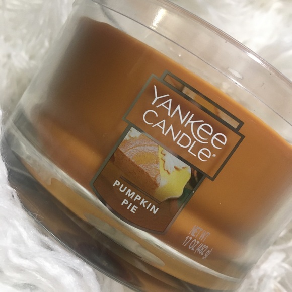 Yankee Candle ( Pumpkin Pie 🥧) - Picture 4 of 4
